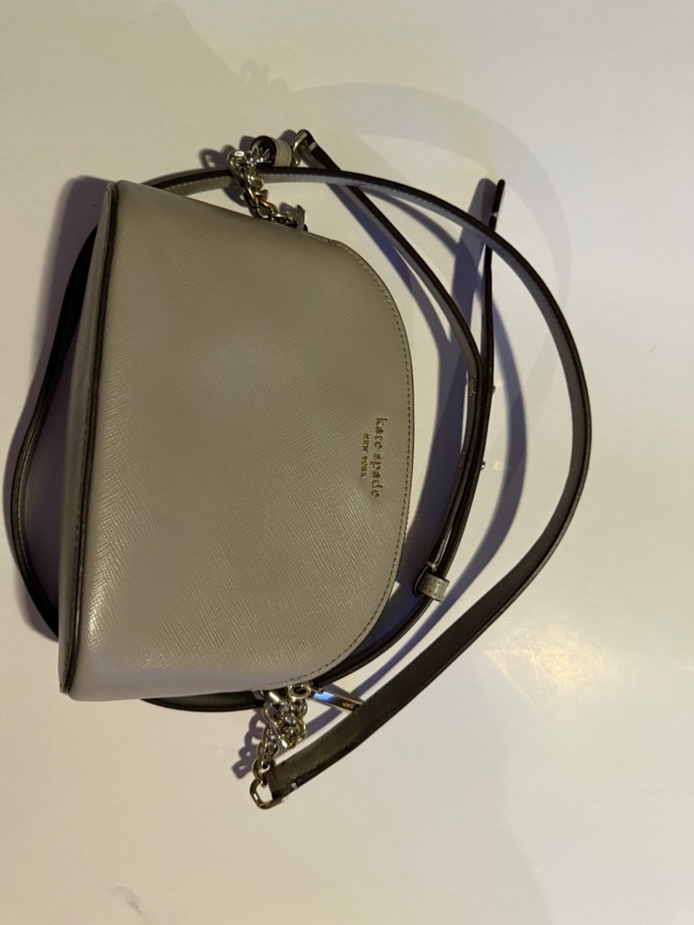 kate spade gray leather crossbody saddle bag with chain detail